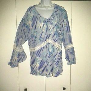 Cute Print Bell Sleeve Blouse w/ Lace Trim